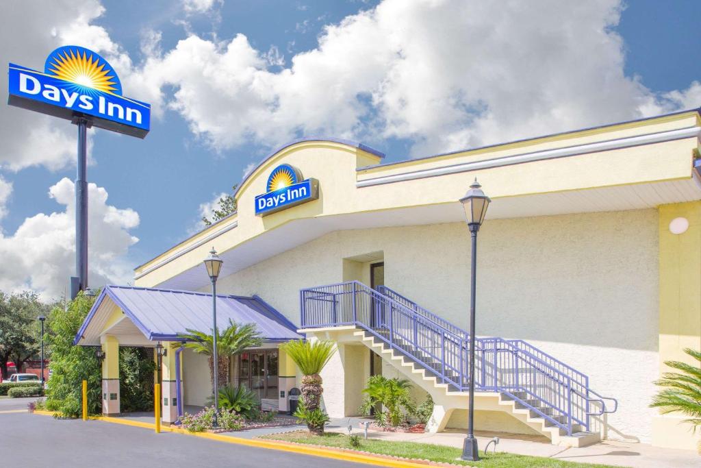 Days Inn by Wyndham Tallahassee University Center Main image 1